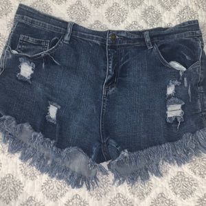 XL stretch distressed denim shorts